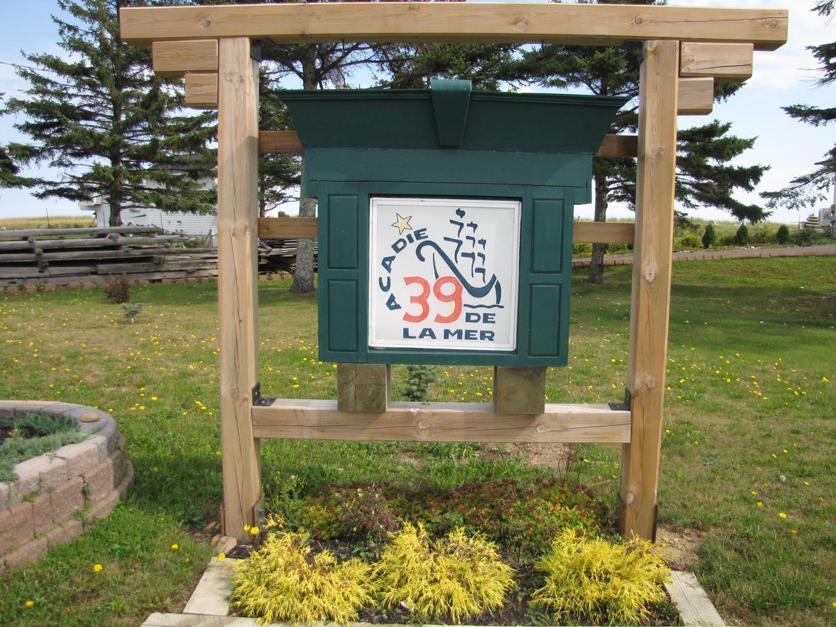 Le Phare Des Dunes Tracadie Exterior photo